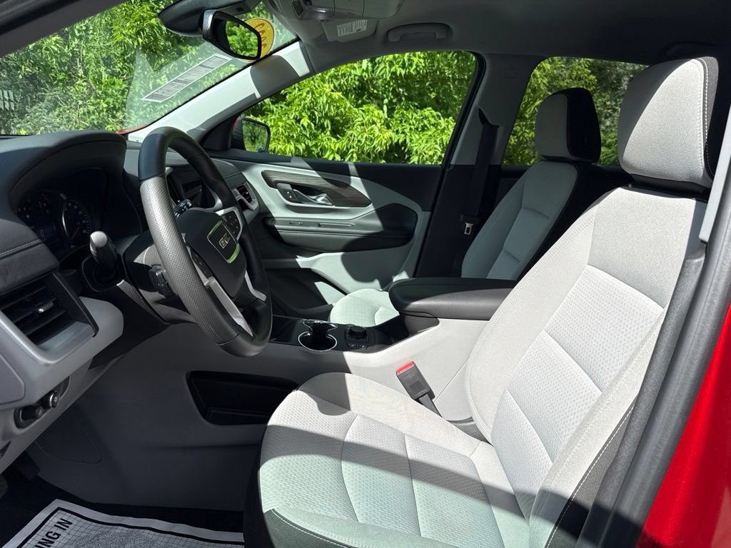 Used 2023 GMC Terrain SLE w/ Driver Convenience Package AWD/4WD image 9