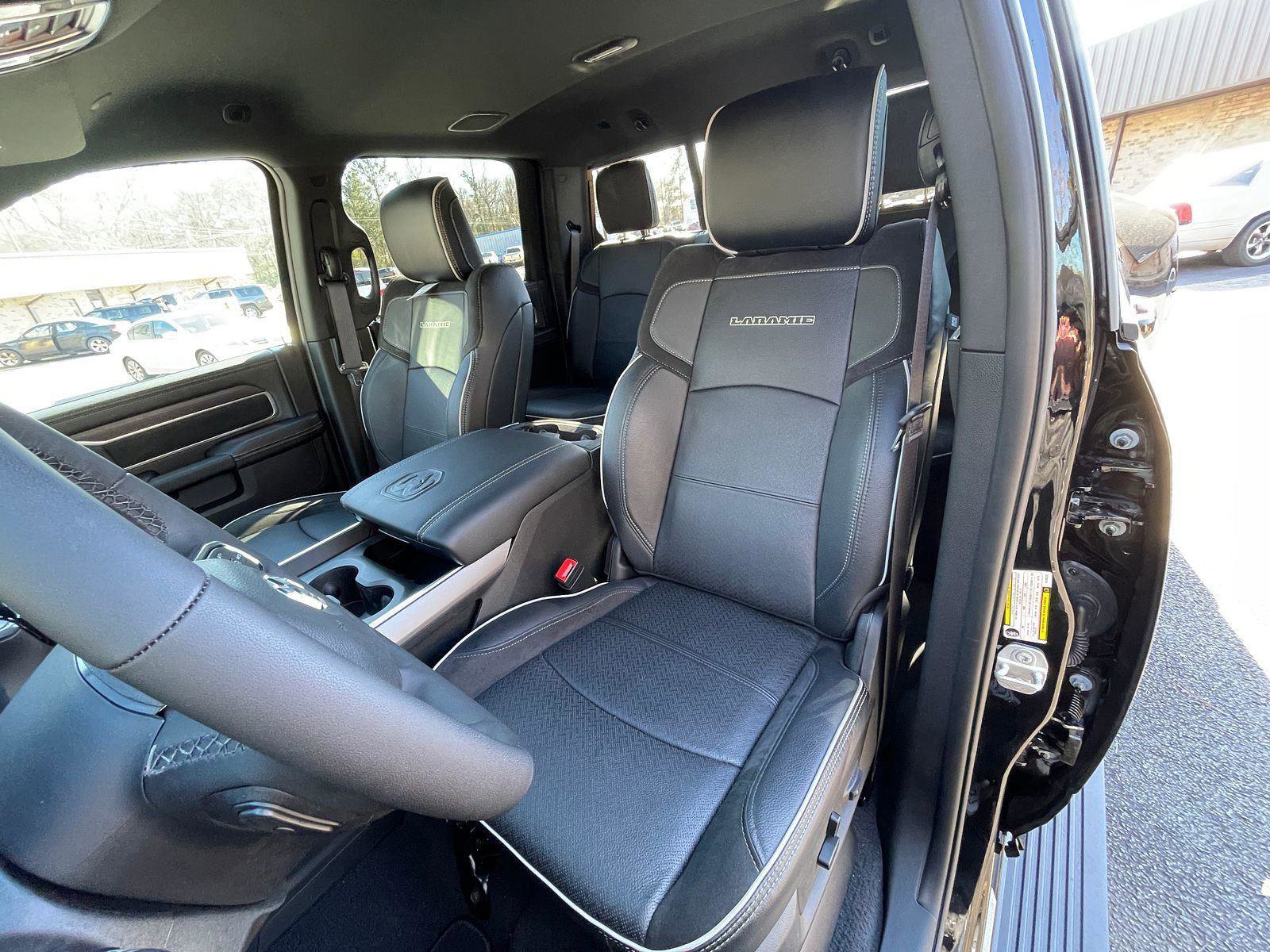 New 2026 RAM 3500 Laramie AWD/4WD image 10