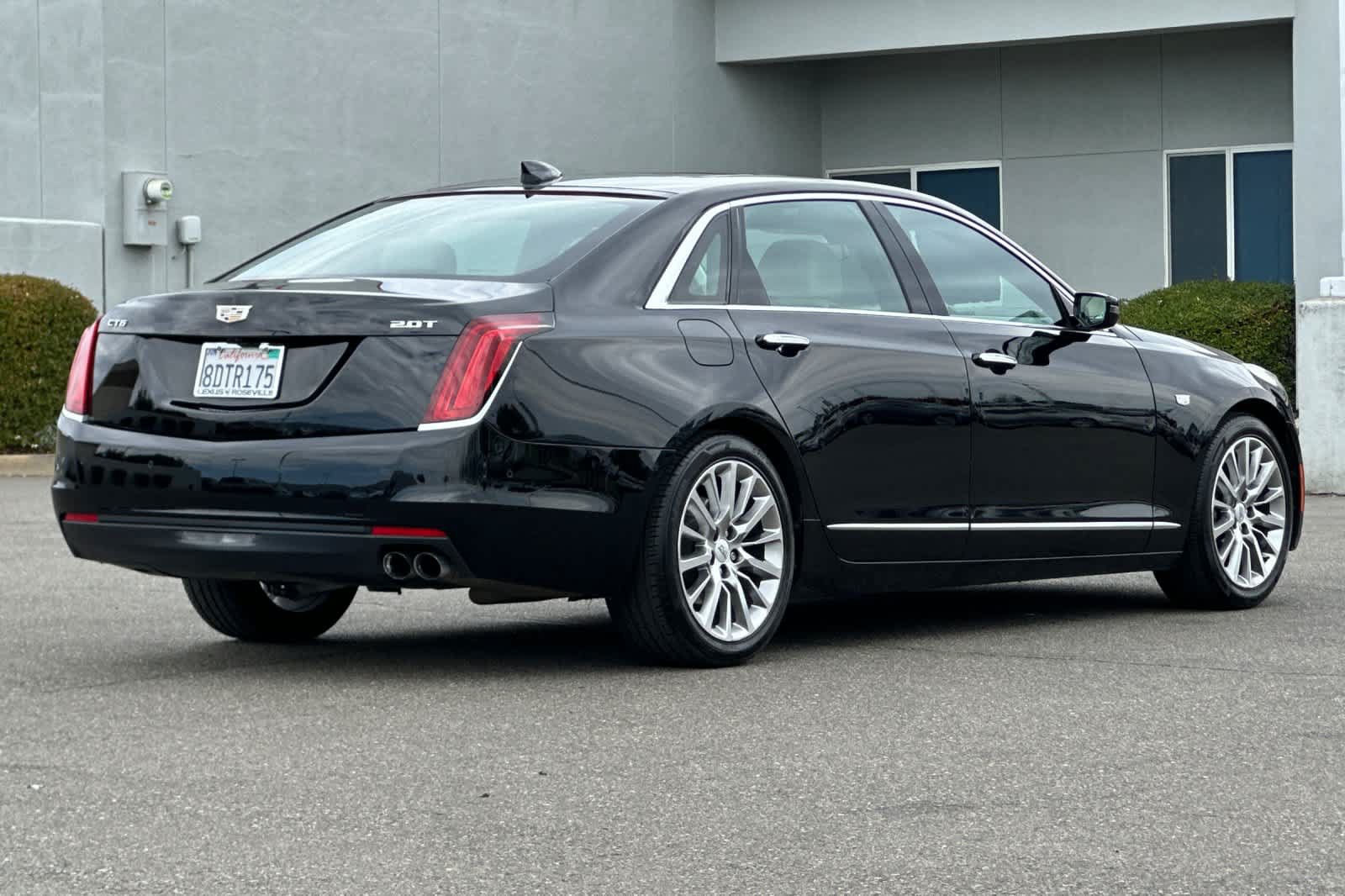 Used 2017 Cadillac CT6 Luxury RWD image 2