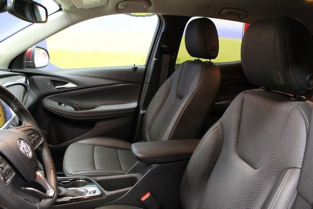 Used 2023 Buick Encore GX Essence FWD image 19