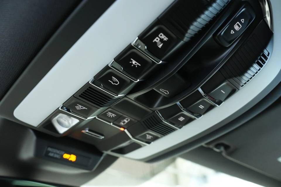 Certified 2026 Porsche Macan AWD/4WD image 38