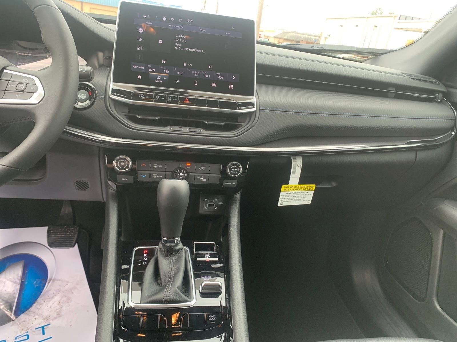 New 2026 Jeep Compass Latitude AWD/4WD image 22