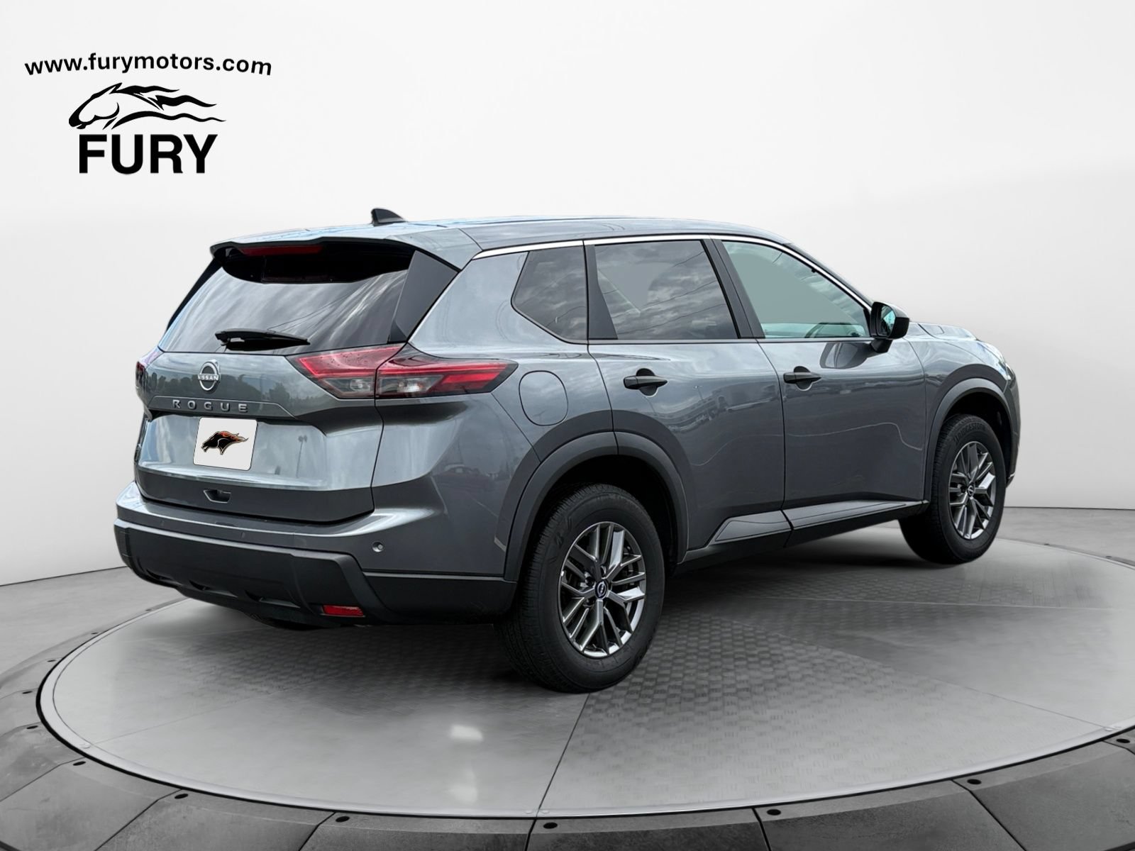Used 2024 Nissan Rogue S FWD image 3