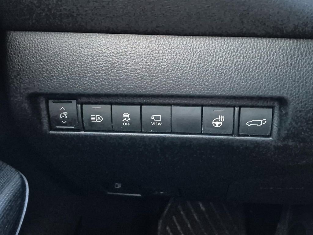 Used 2021 Toyota Venza Limited image 18