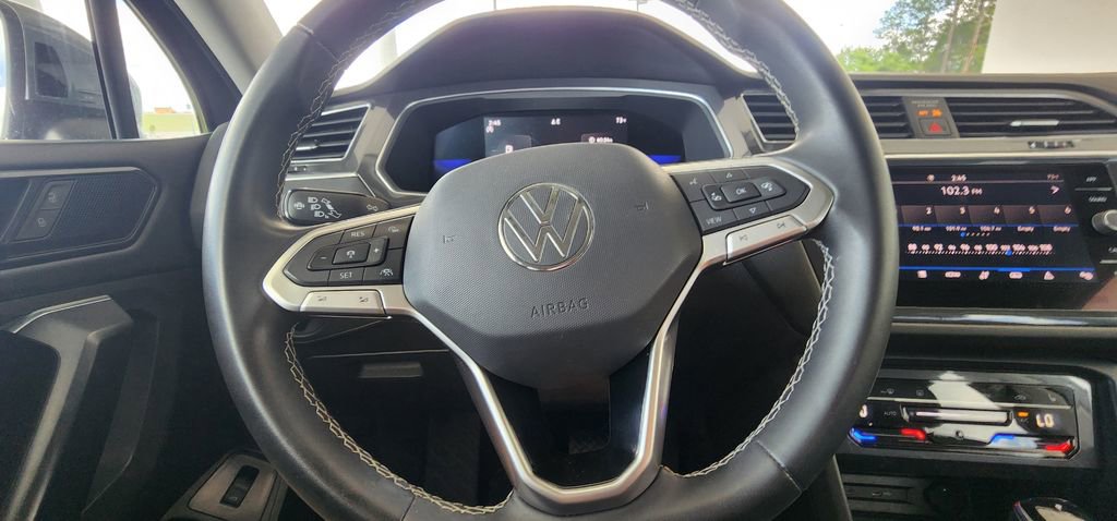 Used 2022 Volkswagen Tiguan SE FWD image 27