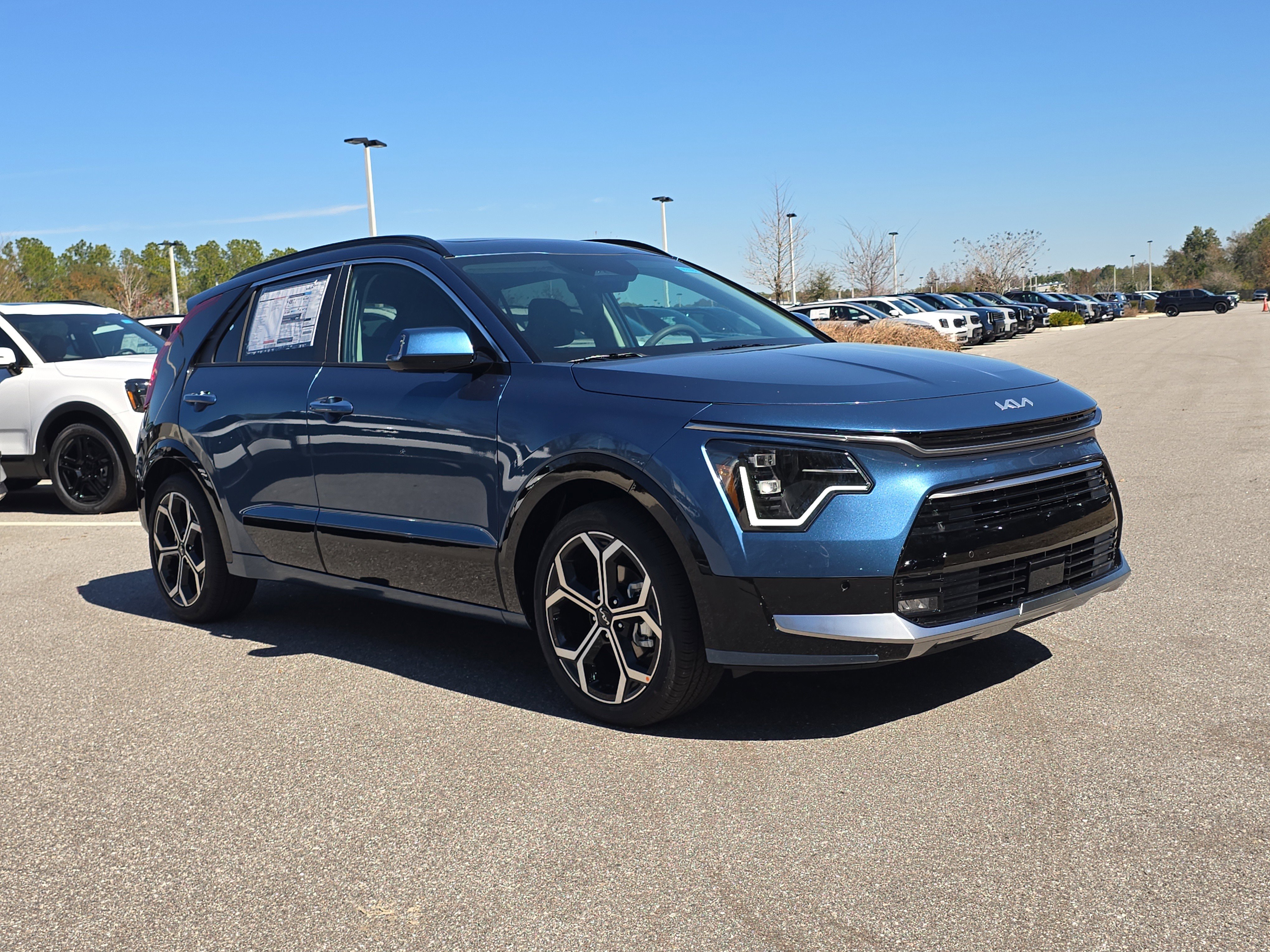 New 2026 Kia Niro SX Touring image 2