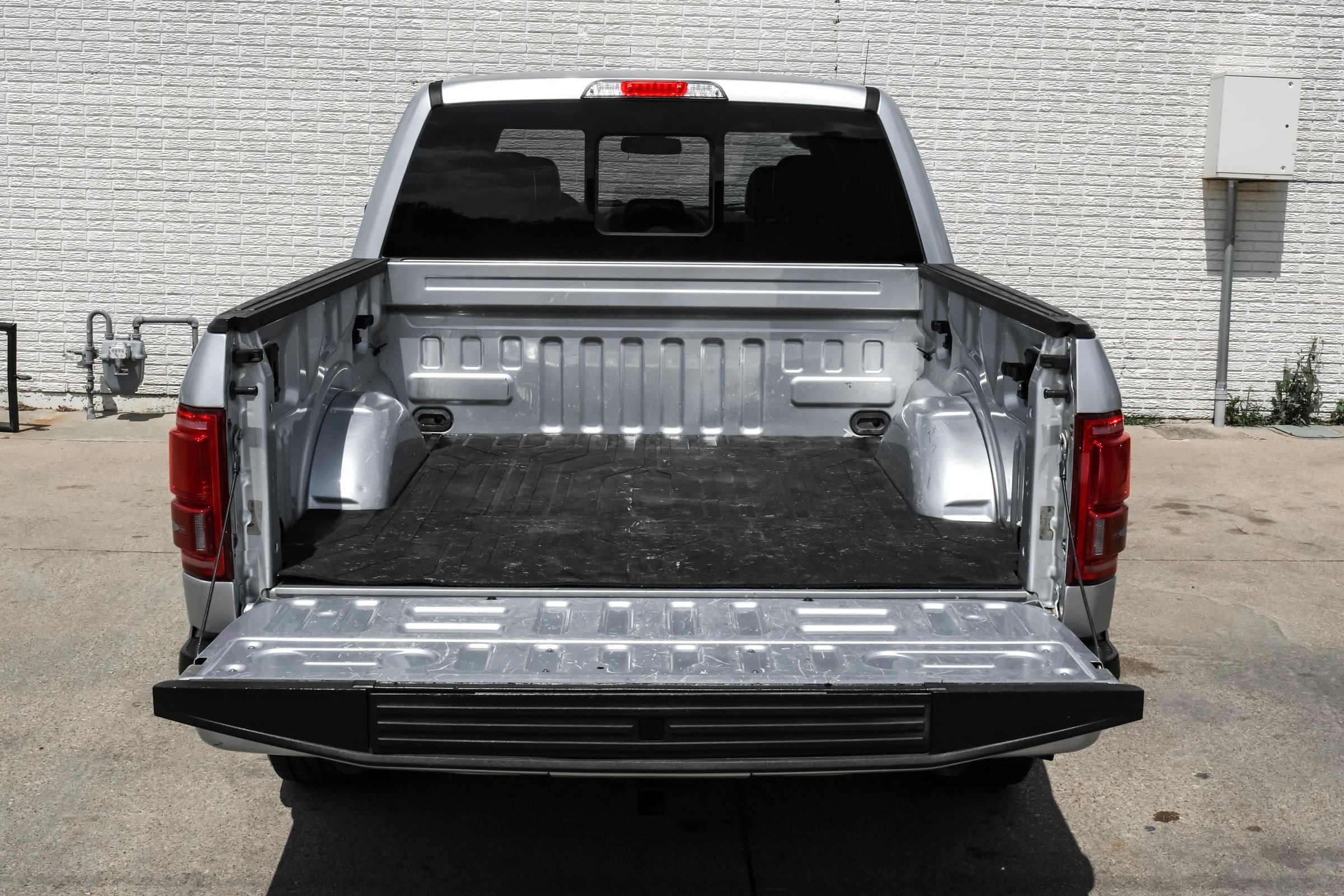 Used 2015 Ford F150 Platinum w/ Equipment Group 701A Luxury RWD image 48