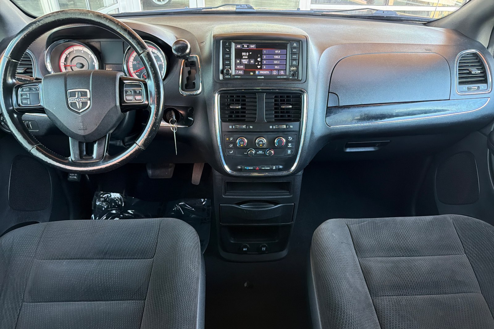 Used 2020 Dodge Grand Caravan SE FWD image 15