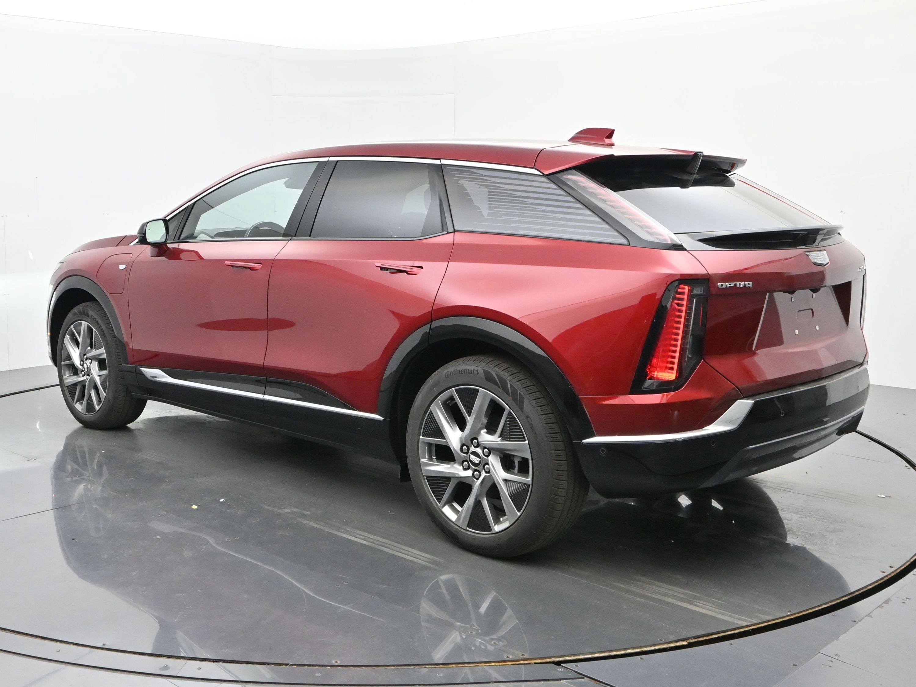 New 2026 Cadillac Optiq Luxury 1 w/ LPO, Floor Liner Package AWD/4WD image 3