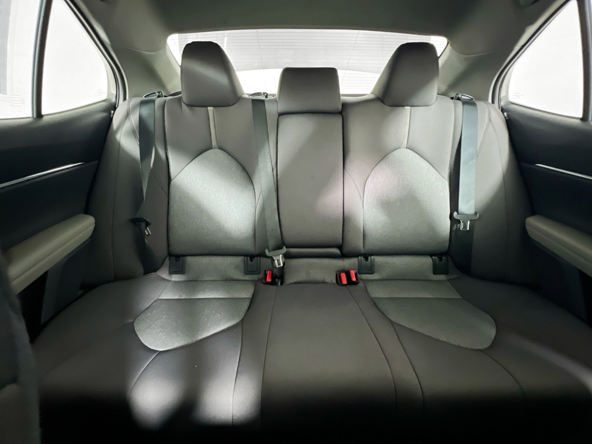 Used 2024 Toyota Camry LE w/ Convenience Package FWD image 33