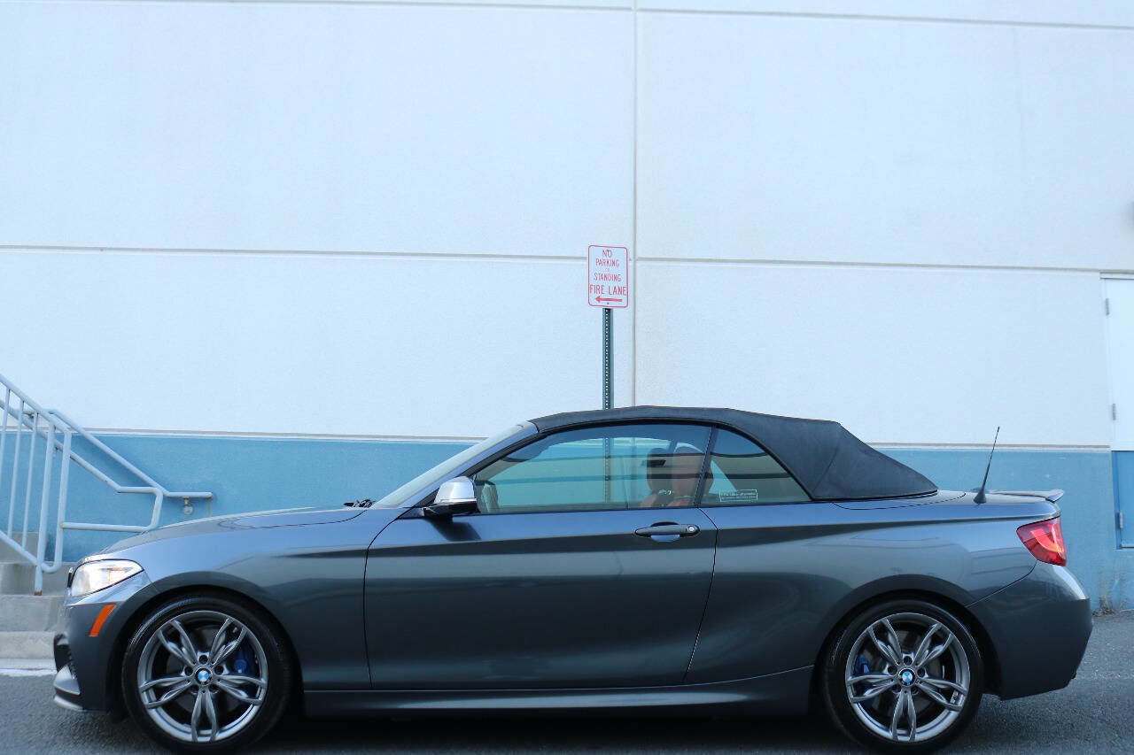 Used 2015 BMW M235i Convertible image 8
