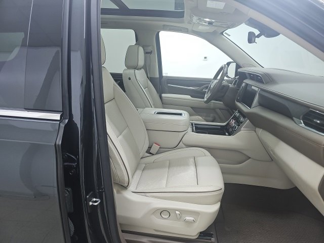Used 2021 GMC Yukon Denali w/ Denali Premium Package image 22