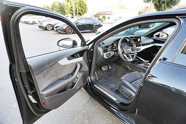 Used 2023 Audi A4 2.0T Premium Plus w/ Premium Plus Package AWD/4WD image 48