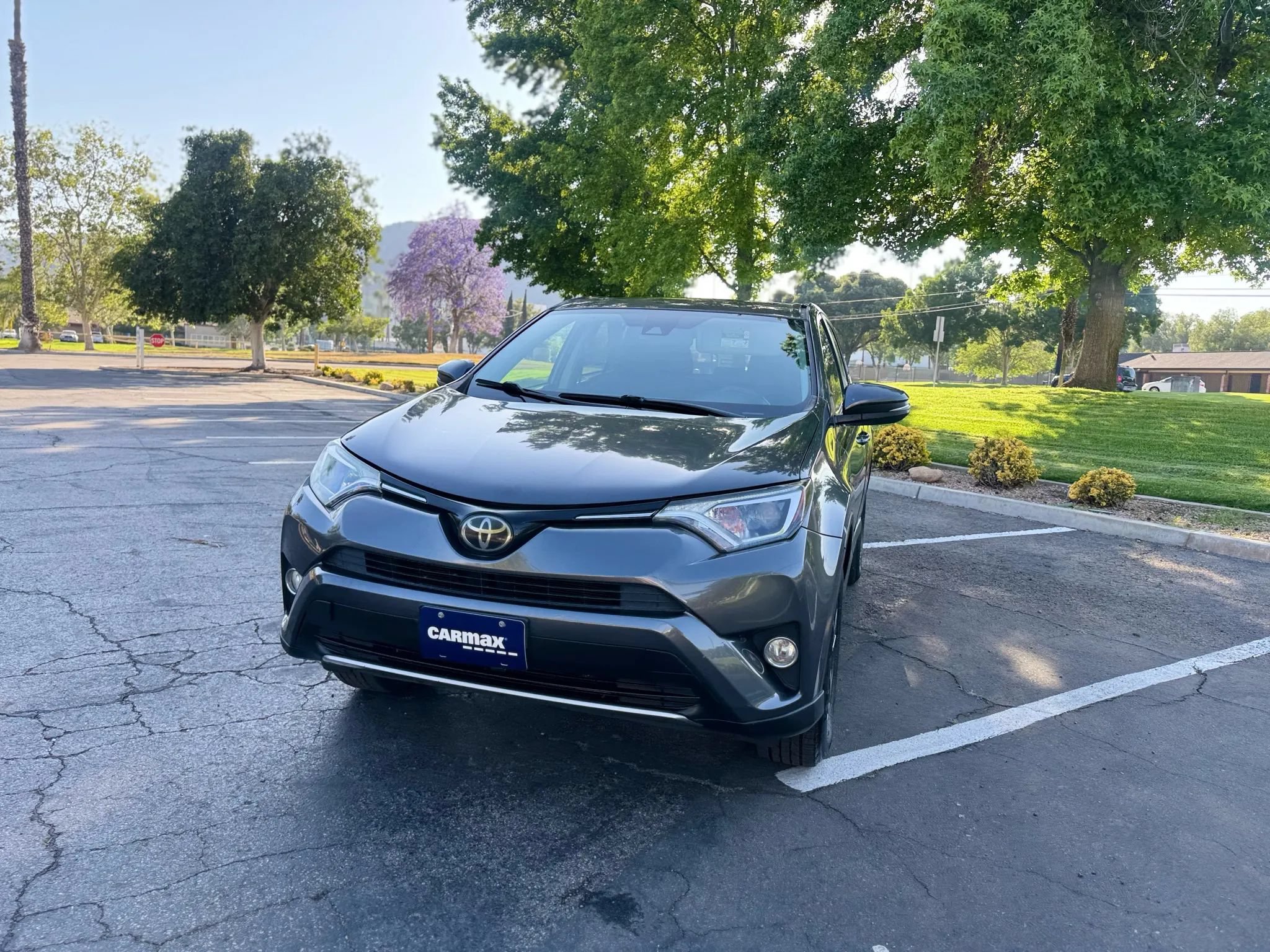 Used 2018 Toyota RAV4 XLE w/ Carpet Mat Package FWD image 5
