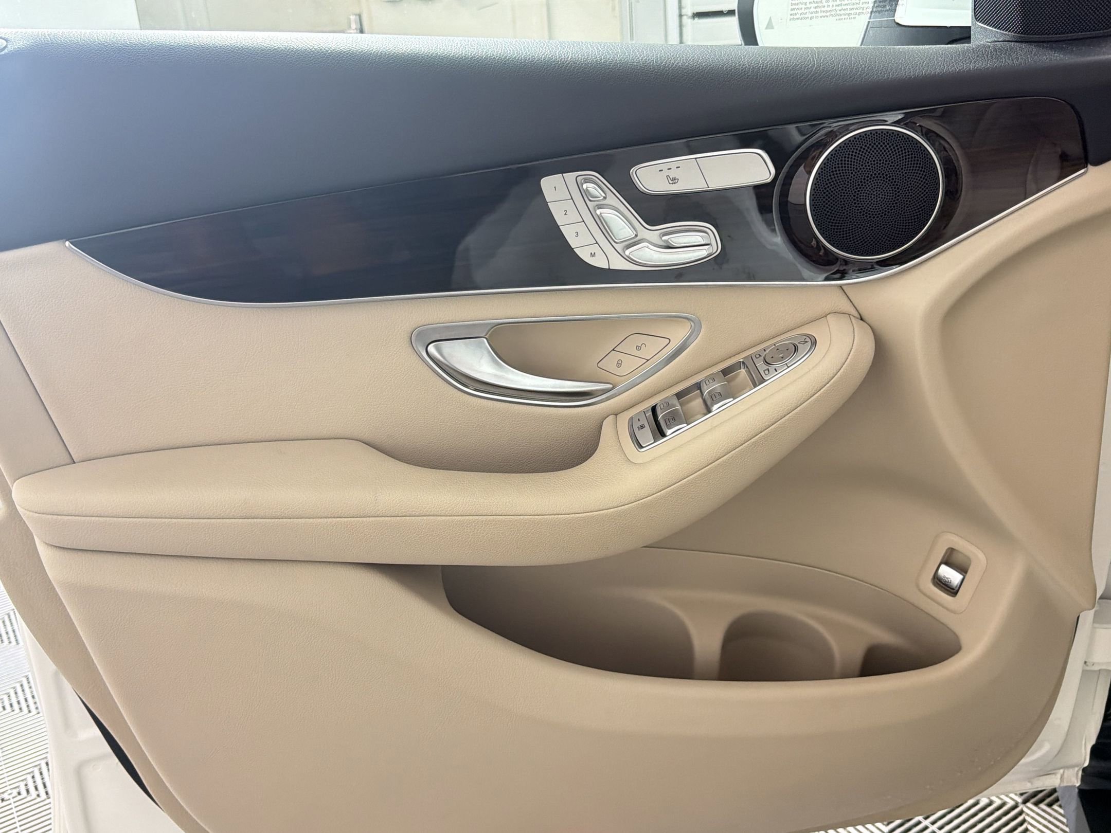 Used 2021 Mercedes-Benz GLC 300 image 22