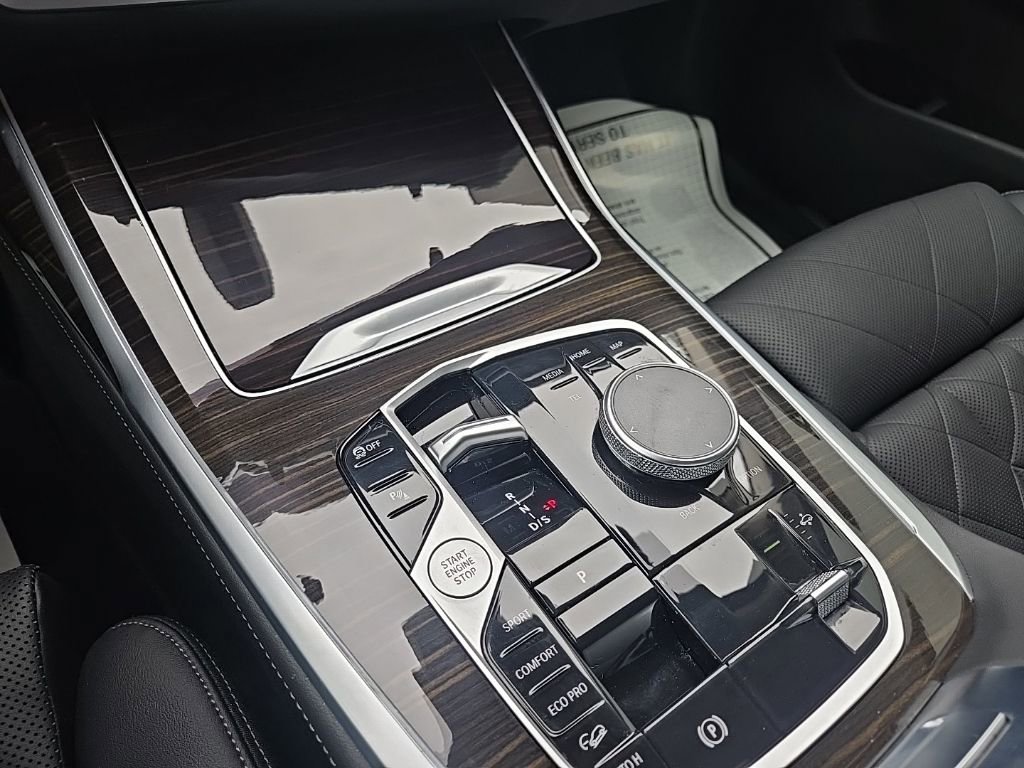 Used 2024 BMW X7 xDrive40i w/ Climate Comfort Package image 57