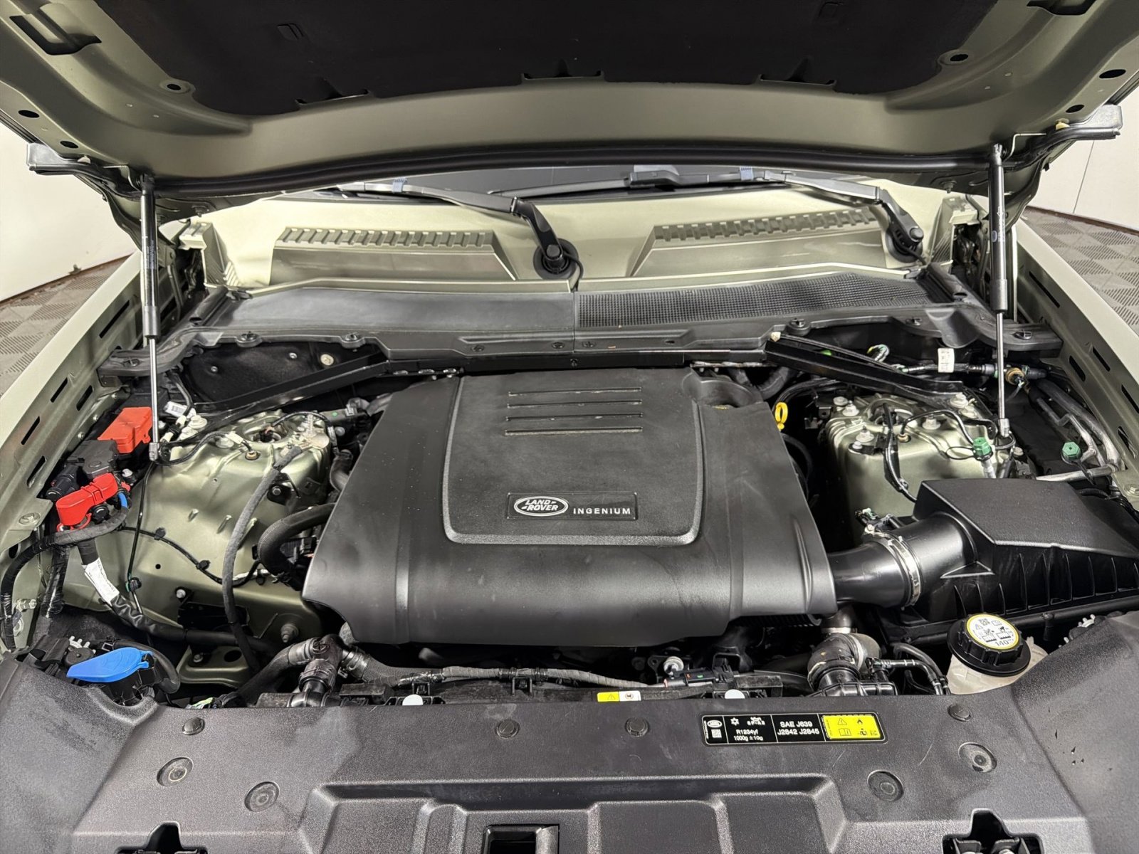 Used 2023 Land Rover Defender 110 S image 24