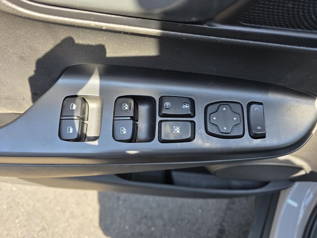 Used 2023 Hyundai Kona SEL image 13