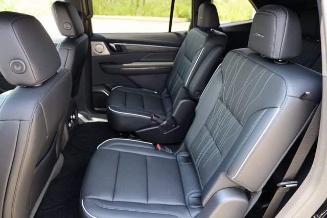 New 2026 Buick Enclave Avenir image 13