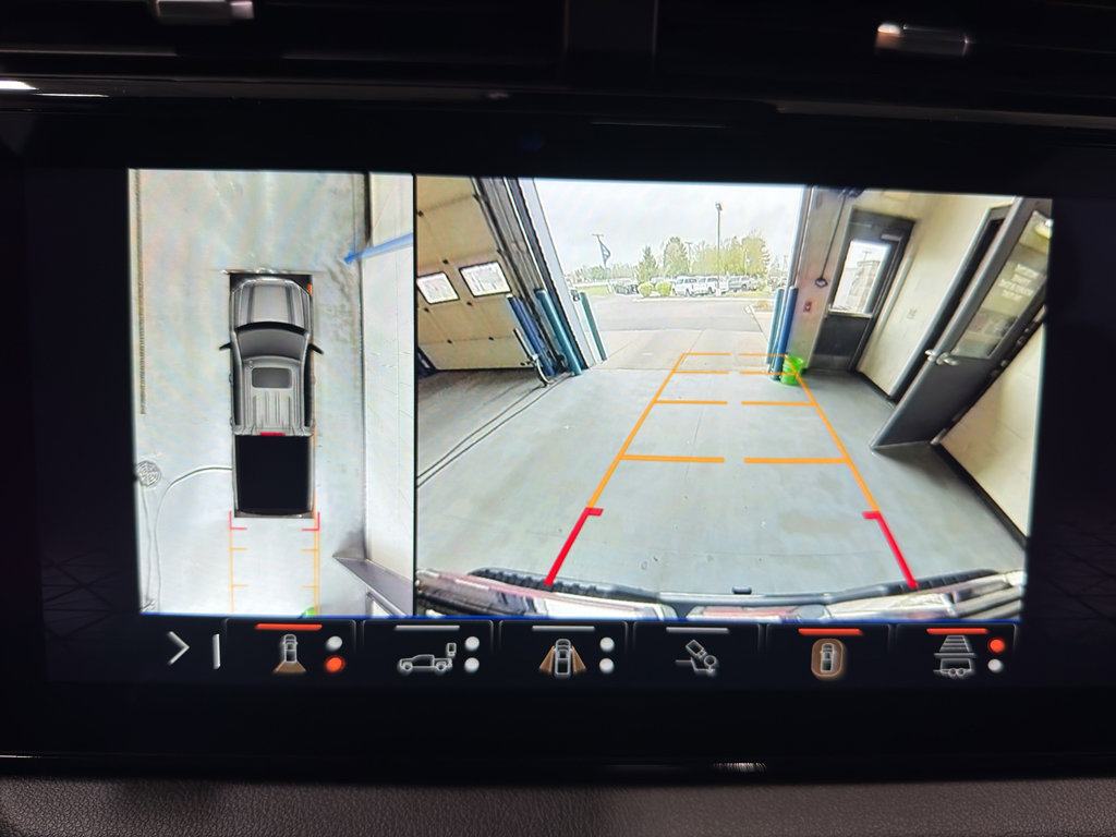 Used 2025 GMC Sierra 1500 AT4 w/ AT4 Premium Package AWD/4WD image 34