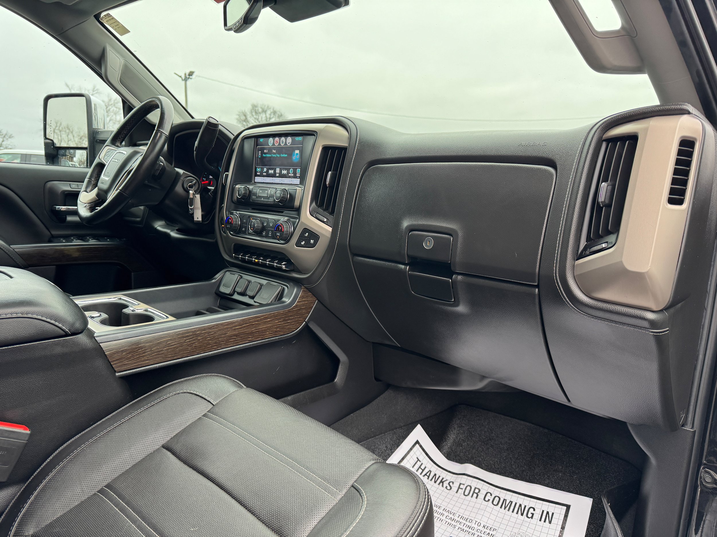 Used 2019 GMC Sierra 2500 Denali w/ Duramax Plus Package AWD/4WD image 17