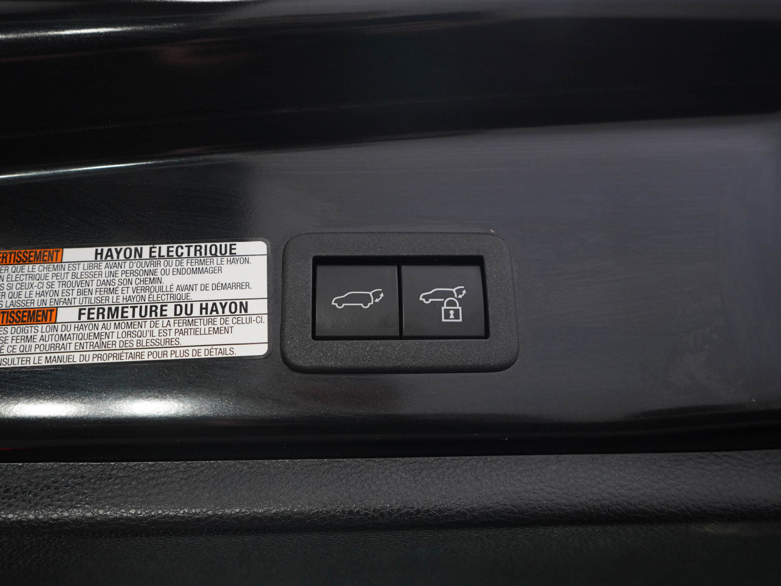 Used 2023 Toyota Corolla Cross AWD Hybrid w/ Convenience Package image 11