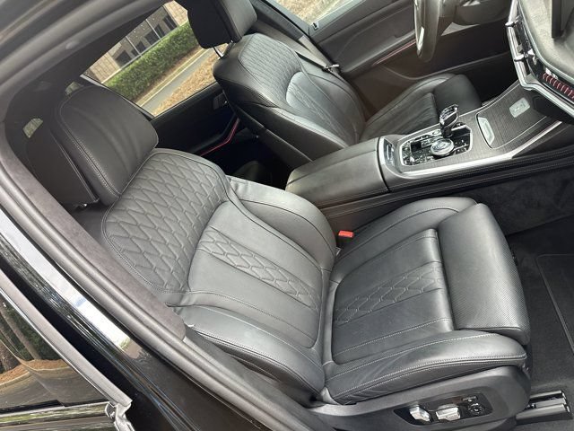 Used 2024 BMW ALPINA XB7 AWD/4WD image 31