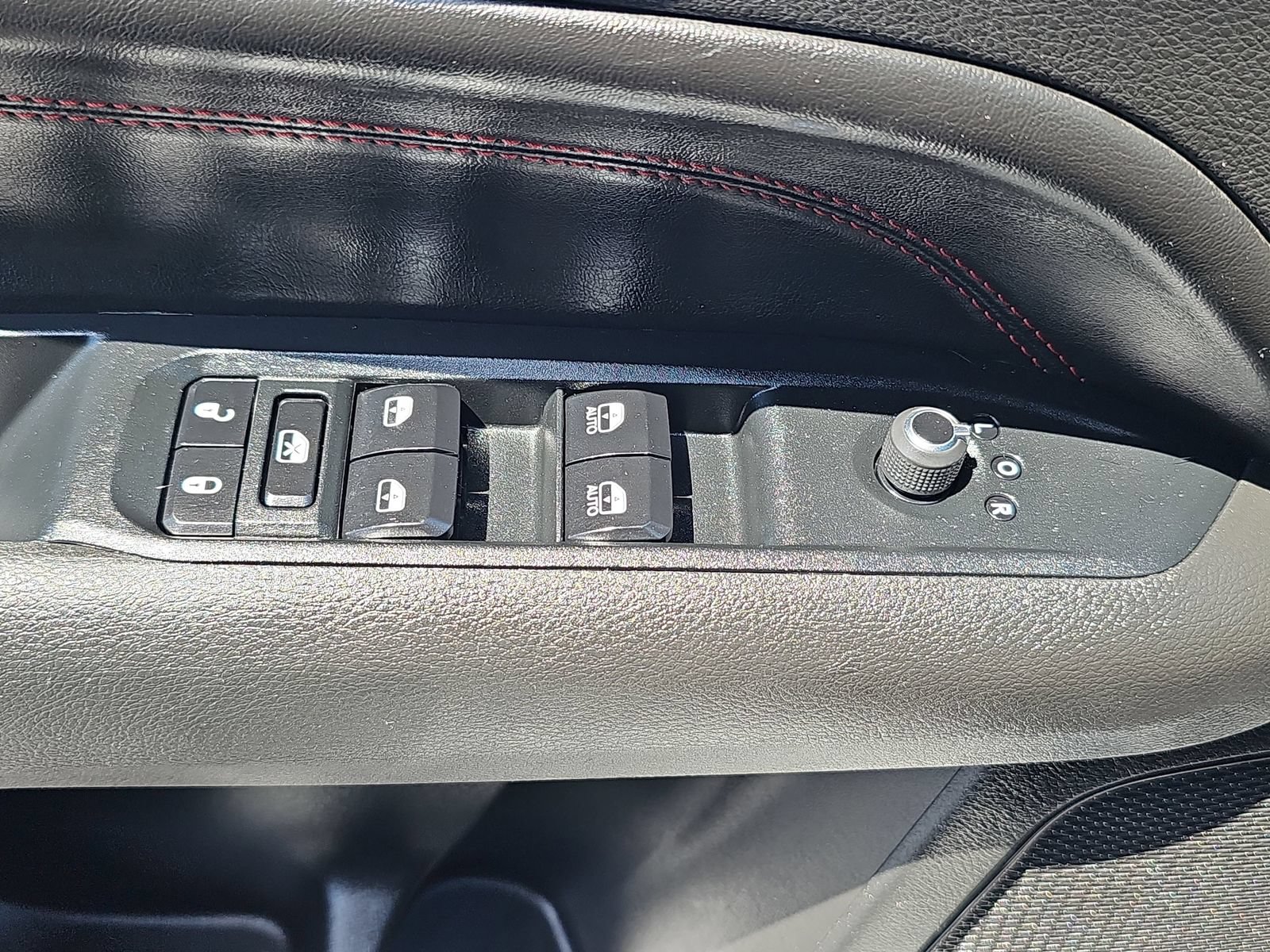 Used 2024 Jeep Compass Trailhawk AWD/4WD image 28