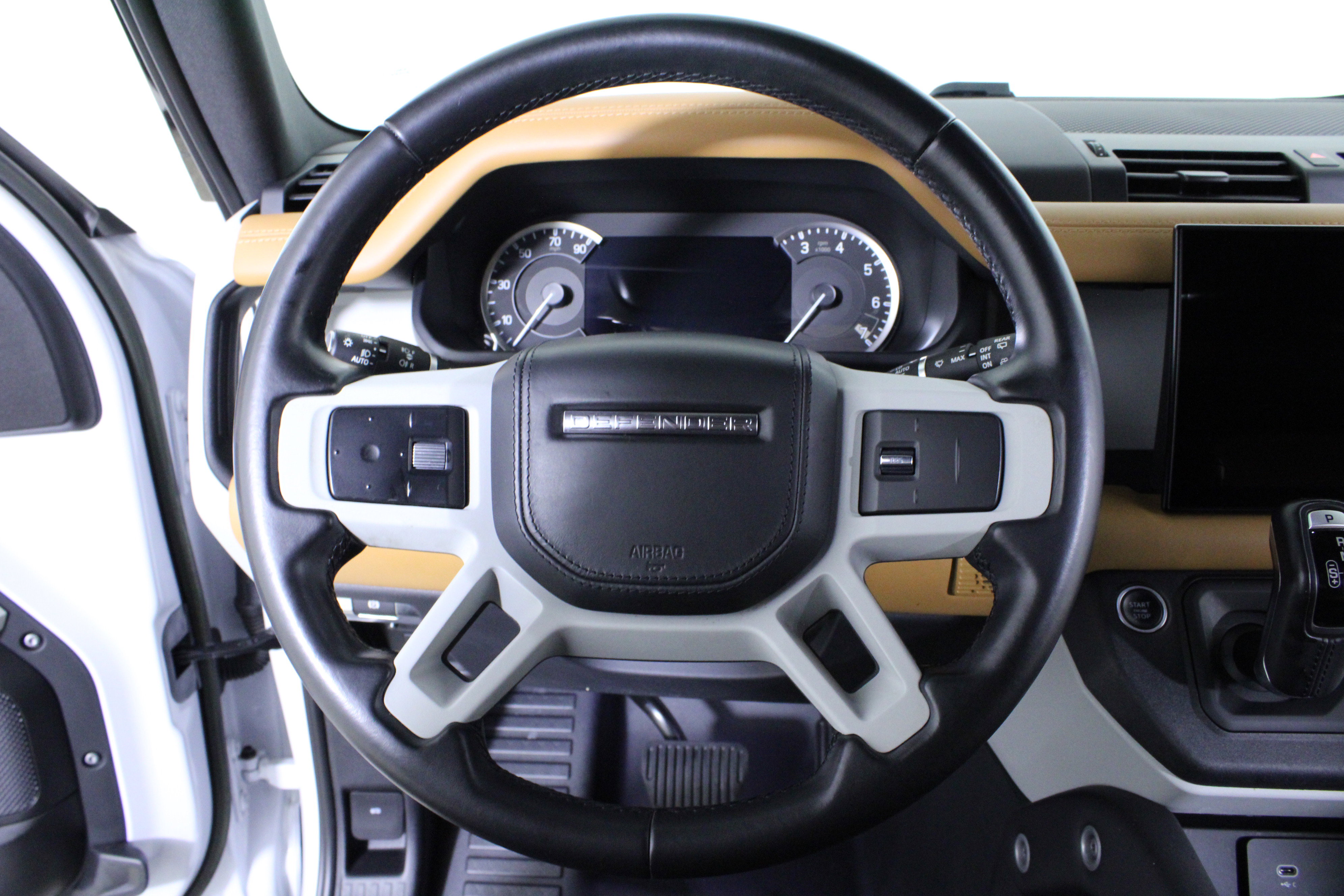 Used 2023 Land Rover Defender 110 X-Dynamic SE AWD/4WD image 21