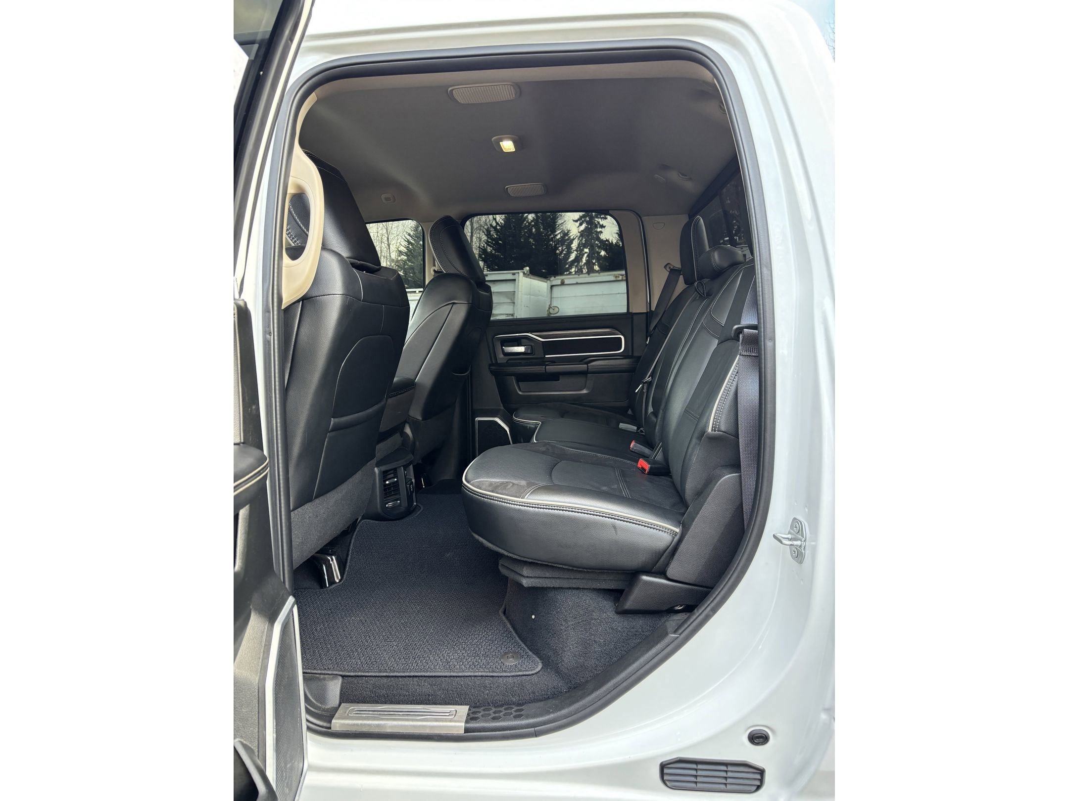 Used 2020 RAM 2500 Laramie image 21