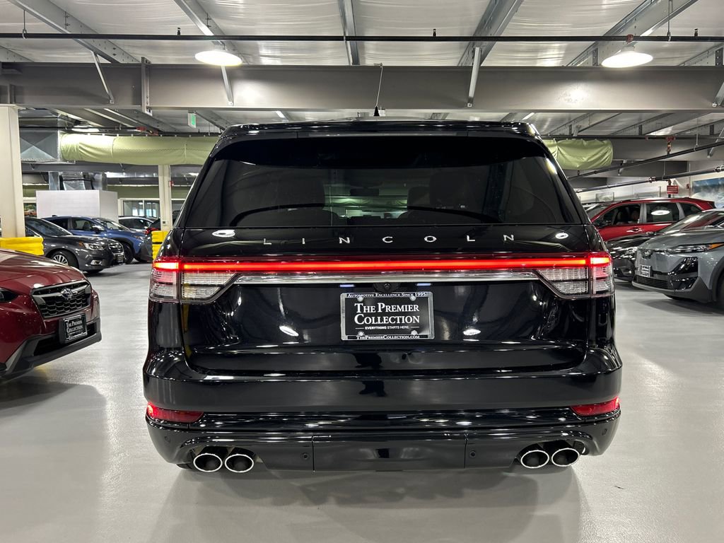 Used 2023 Lincoln Aviator Reserve w/ Jet Package AWD/4WD image 3