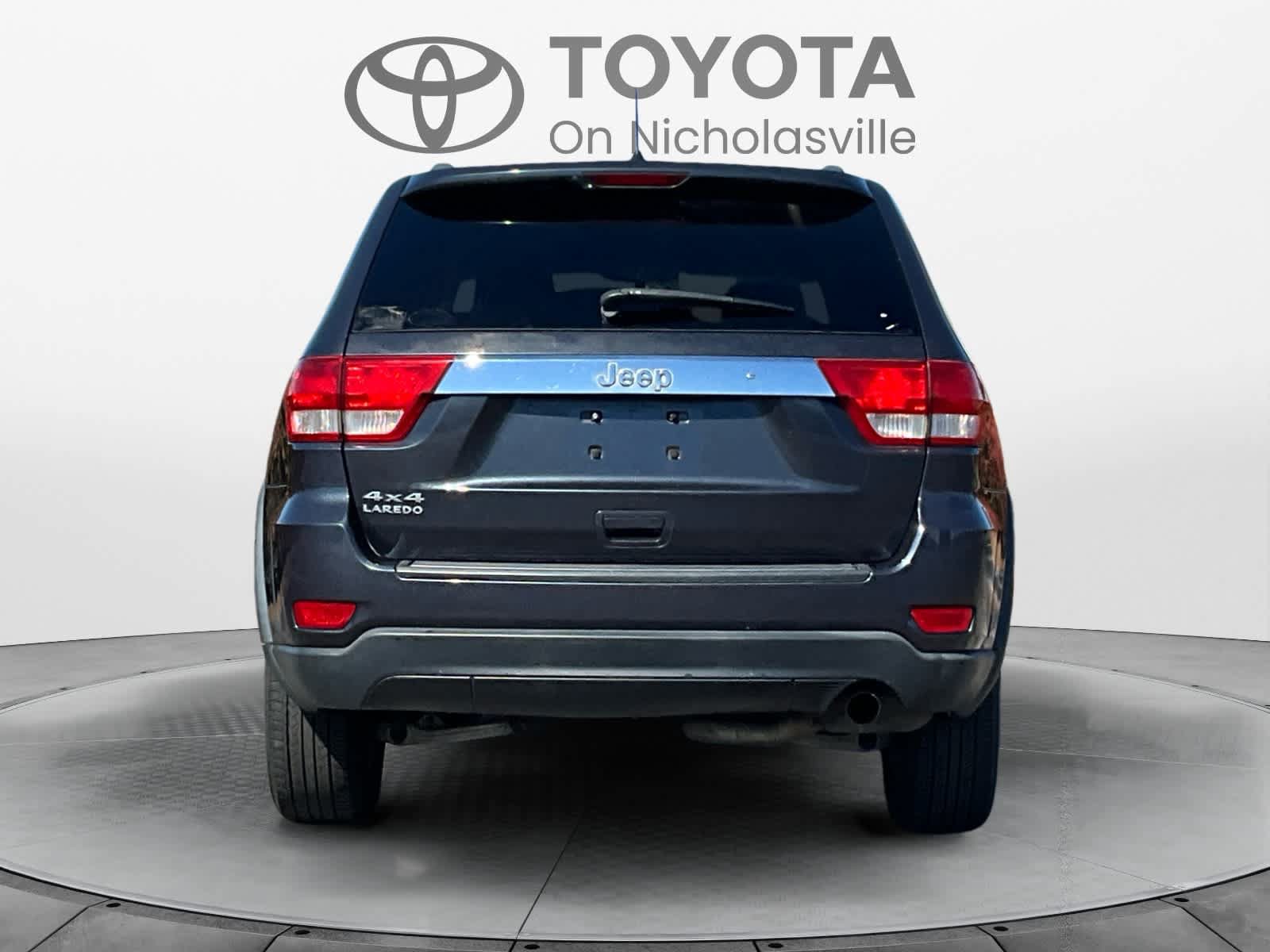 Used 2013 Jeep Grand Cherokee Laredo w/ Laredo E Group AWD/4WD image 4