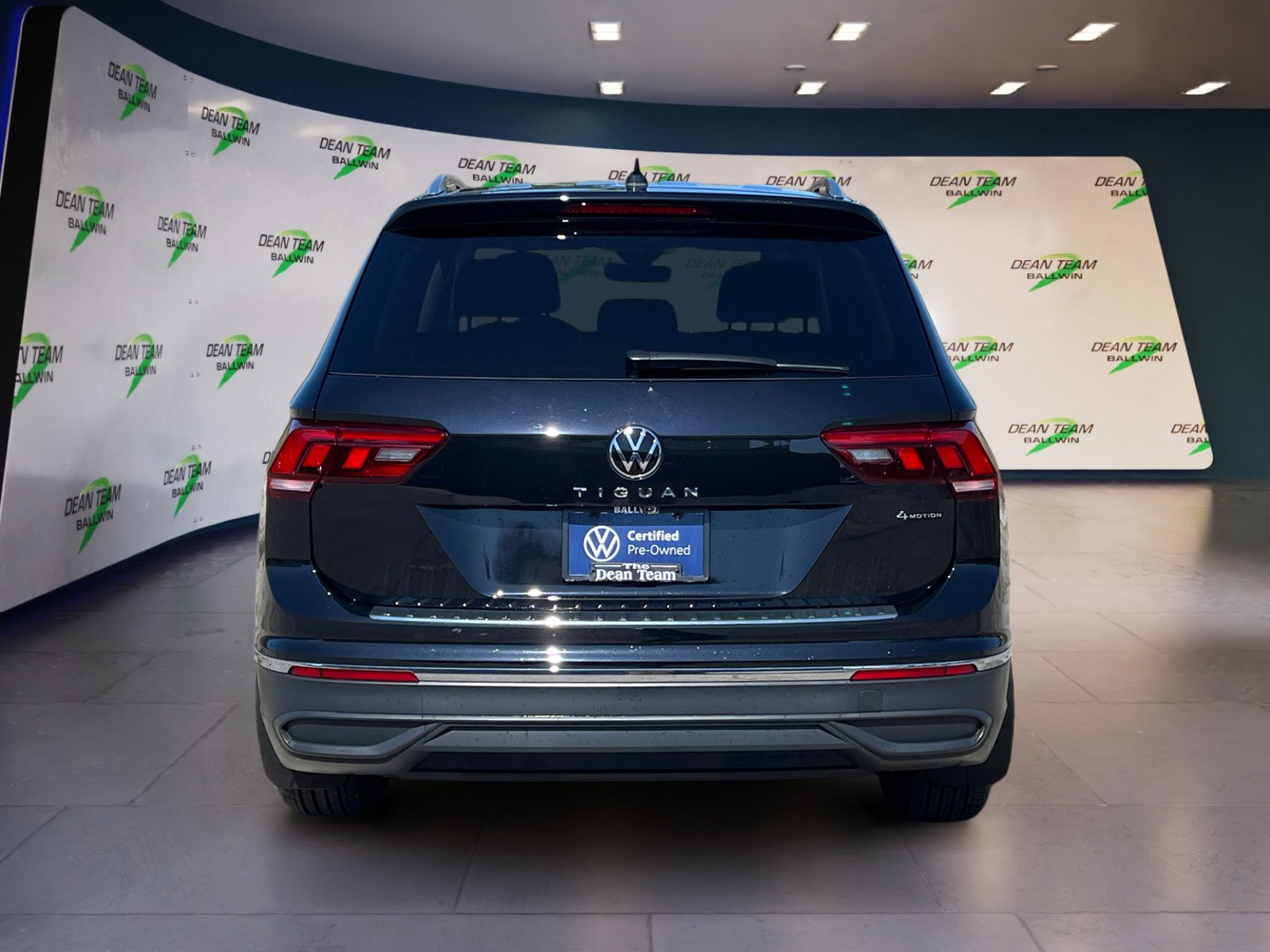 Certified 2024 Volkswagen Tiguan Wolfsburg Edition image 7