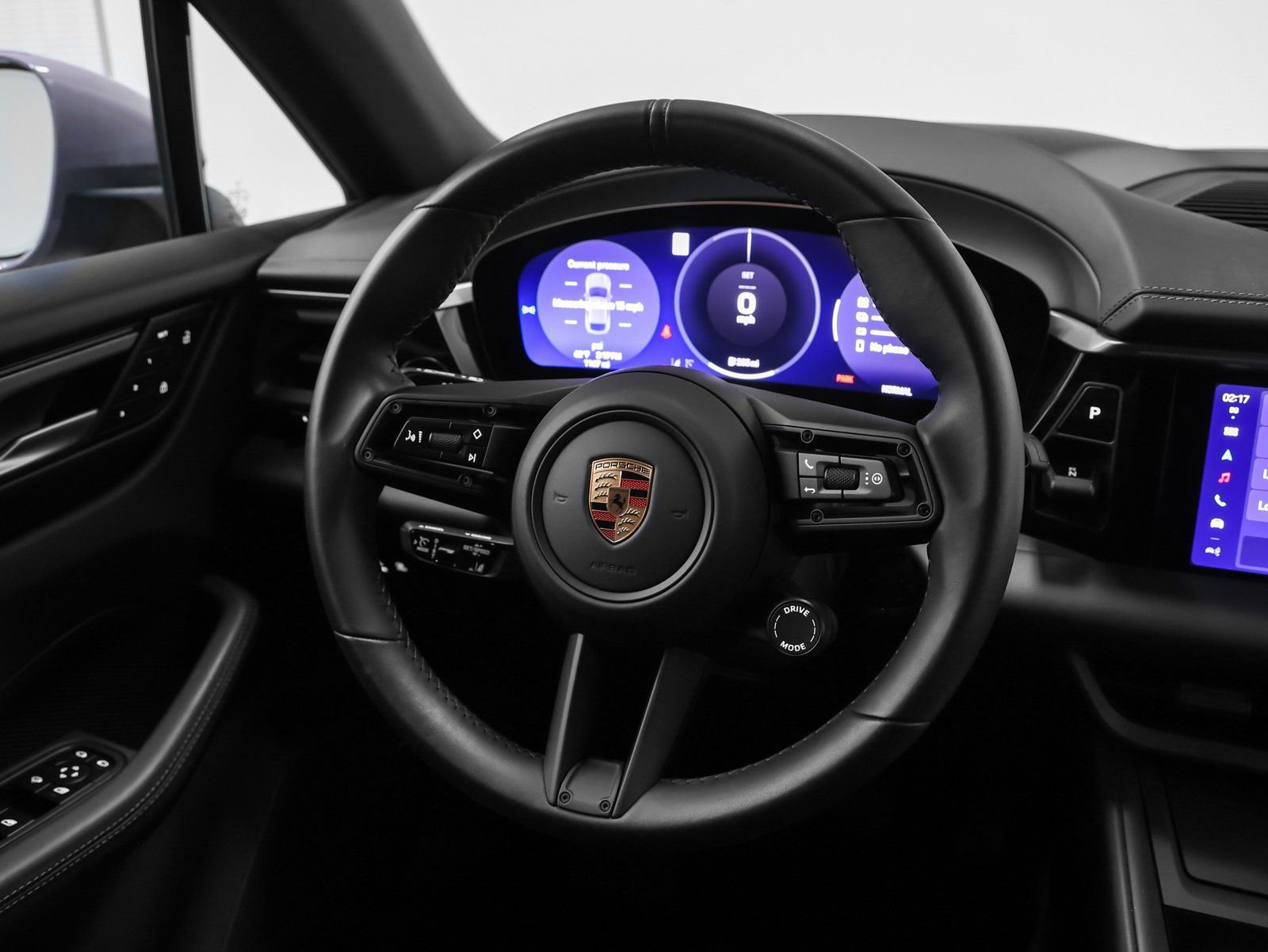 Certified 2025 Porsche Macan 4 Electric image 34