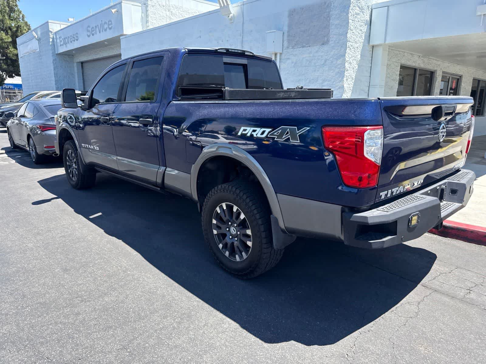 Used 2016 Nissan Titan PRO-4X w/ Pro-4x Convenience Package AWD/4WD image 7
