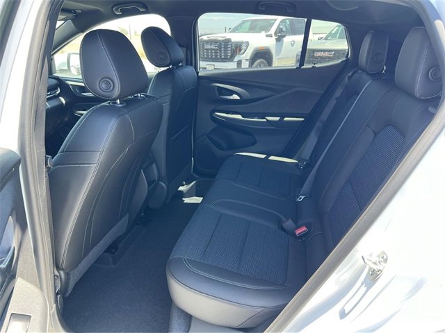 New 2025 Buick Envista Preferred image 24