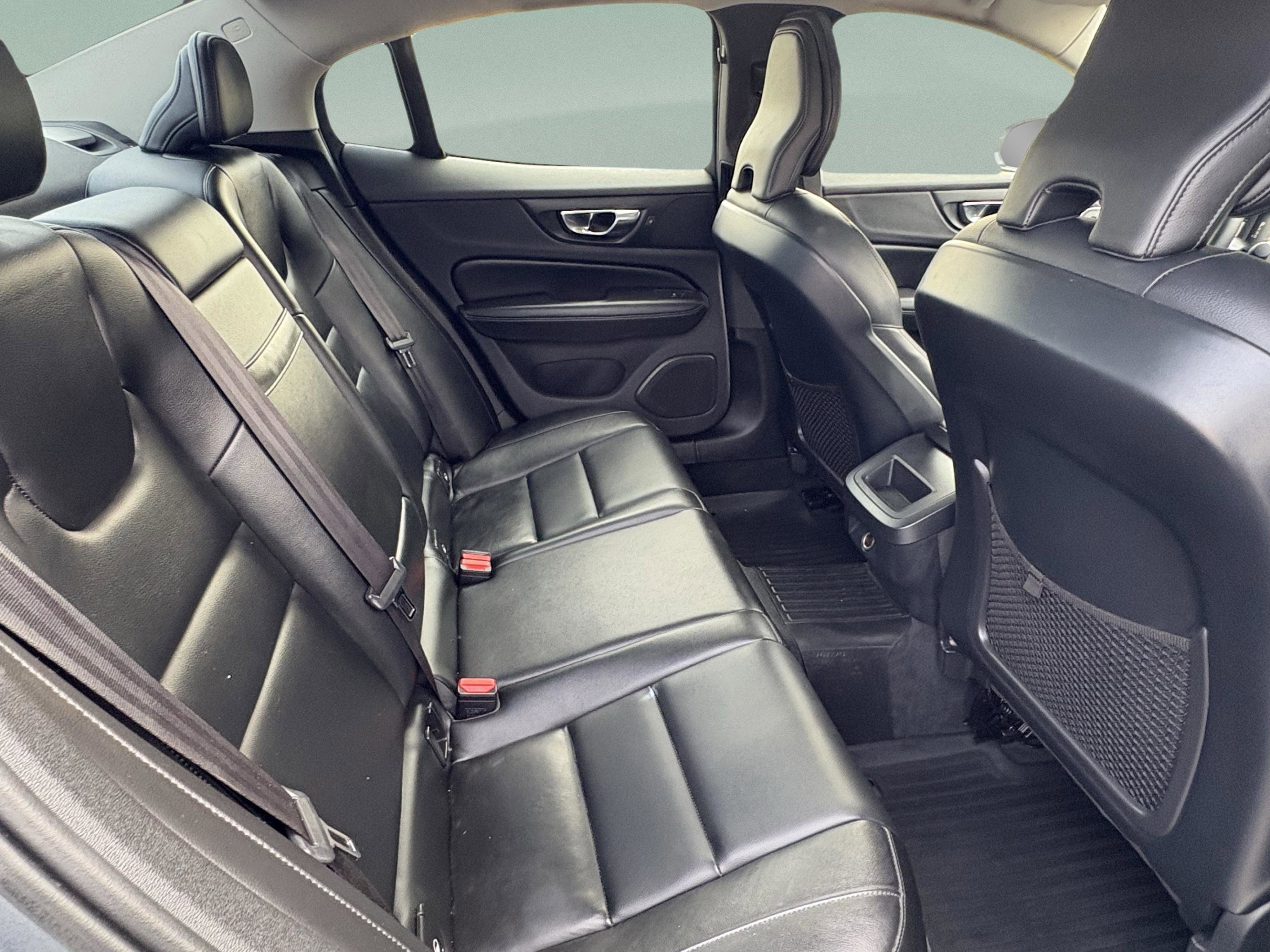 Used 2019 Volvo S60 T5 Momentum w/ Premium Package FWD image 32
