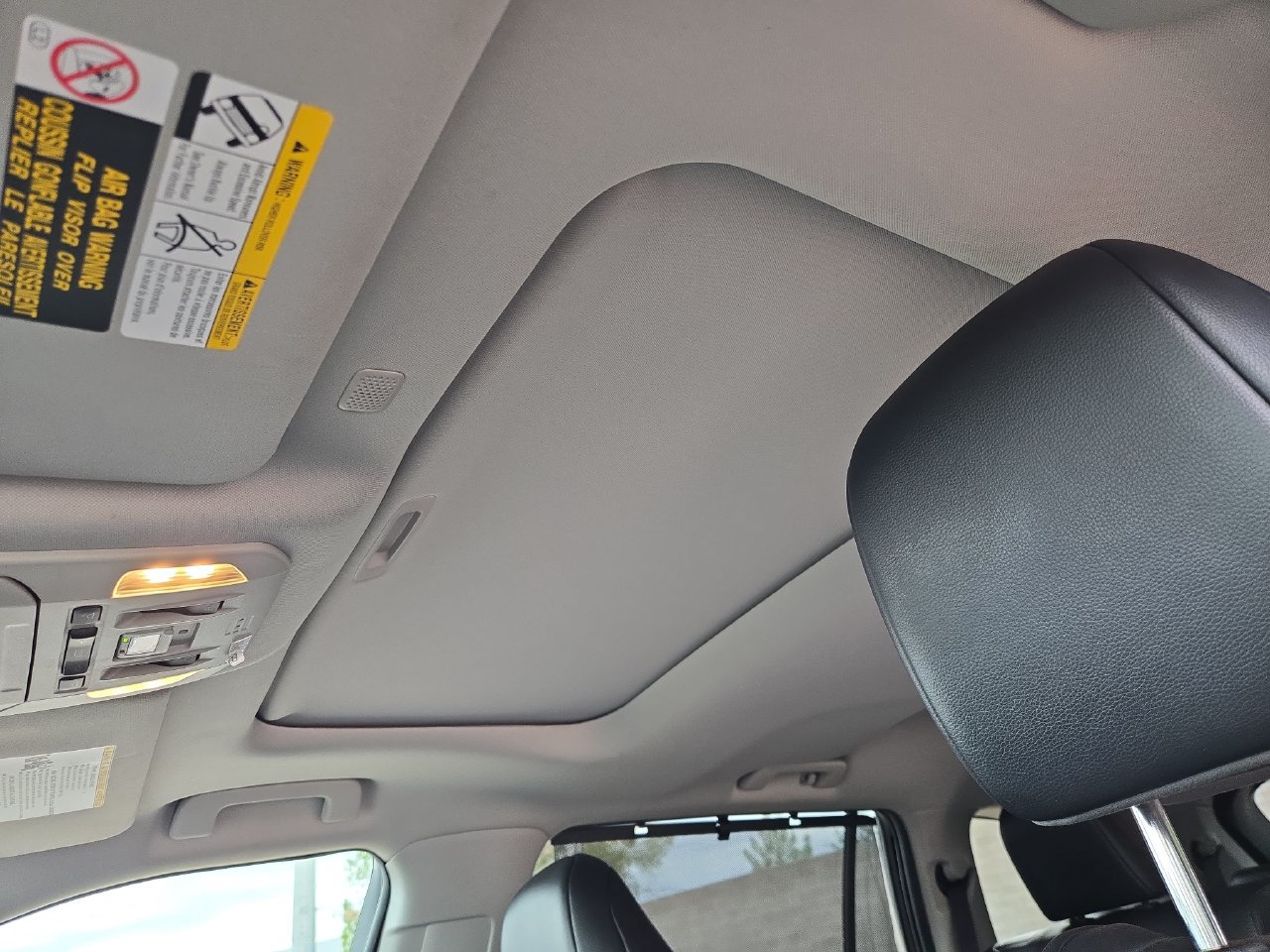 Used 2022 Toyota Highlander XLE AWD/4WD image 22