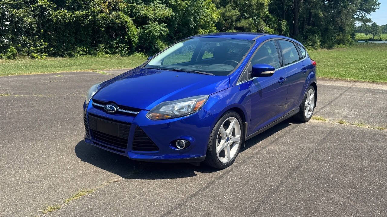 Used 2013 Ford Focus Titanium w/ Titanium Handling Pkg FWD image 4