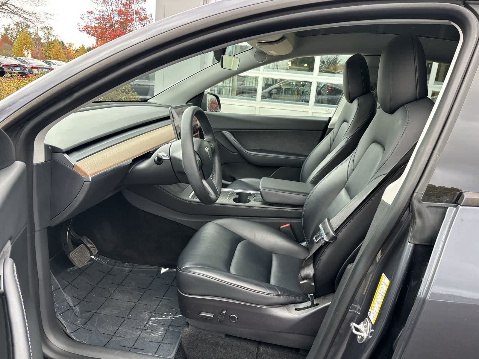 Used 2022 Tesla Model Y Long Range AWD/4WD image 12