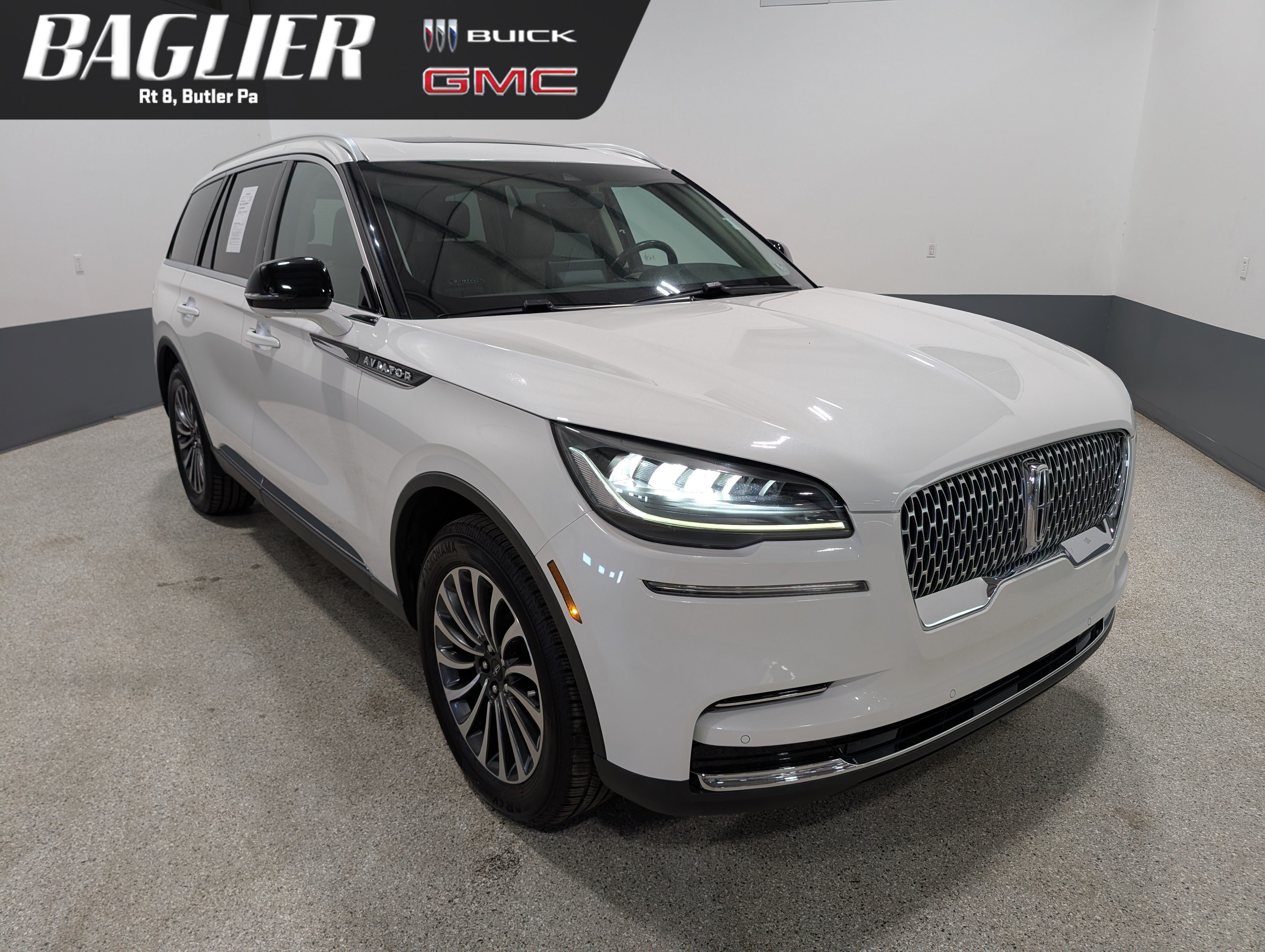 Used 2022 Lincoln Aviator Reserve w/ Elements Package Plus AWD/4WD image 1