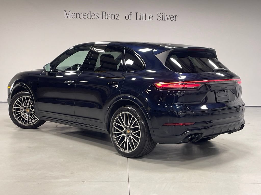 Used 2023 Porsche Cayenne AWD/4WD image 3