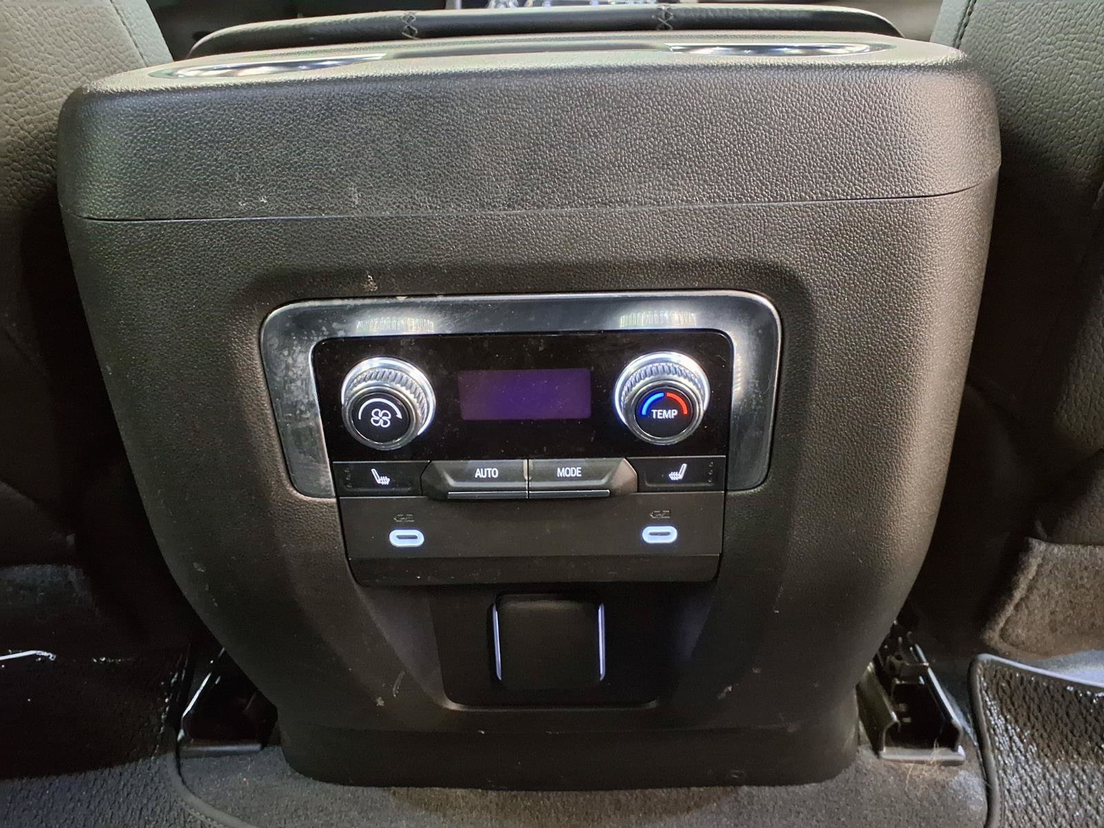 Used 2024 GMC Yukon Denali RWD image 16