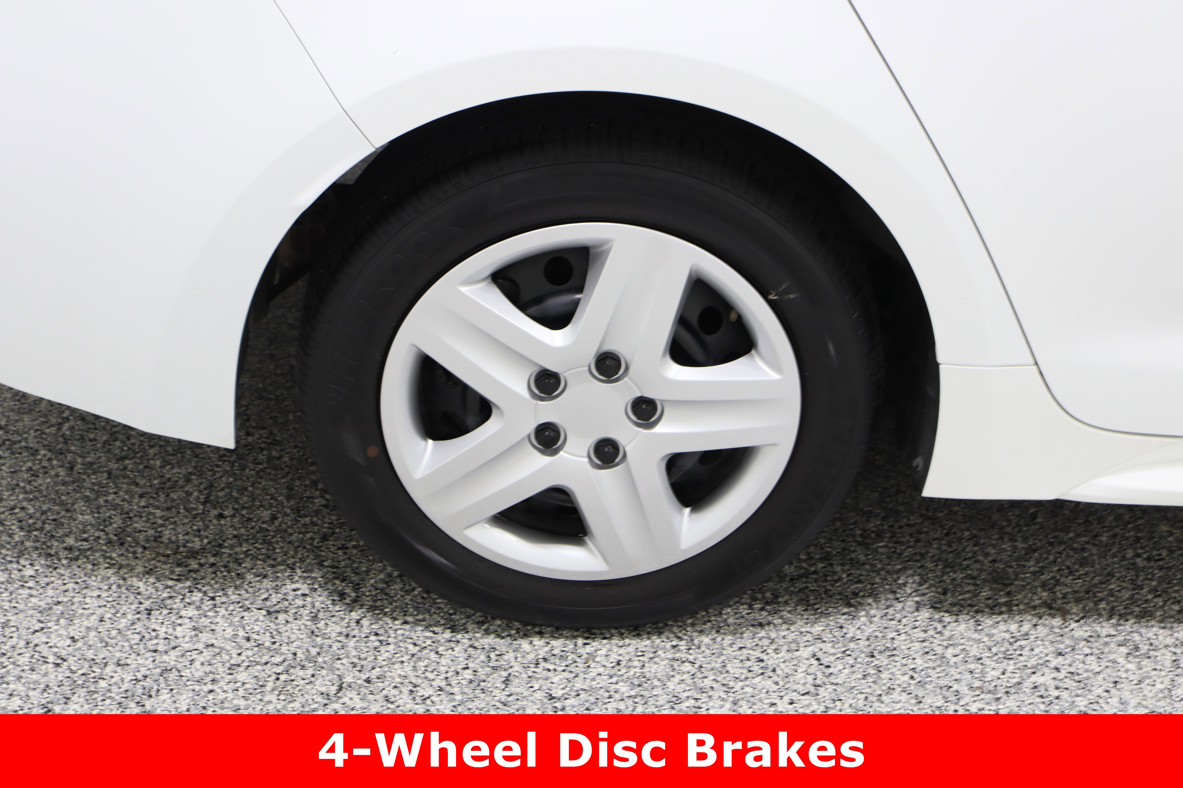 Used 2024 Toyota Corolla LE image 6