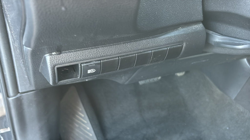 Used 2025 Toyota Corolla SE FWD image 12