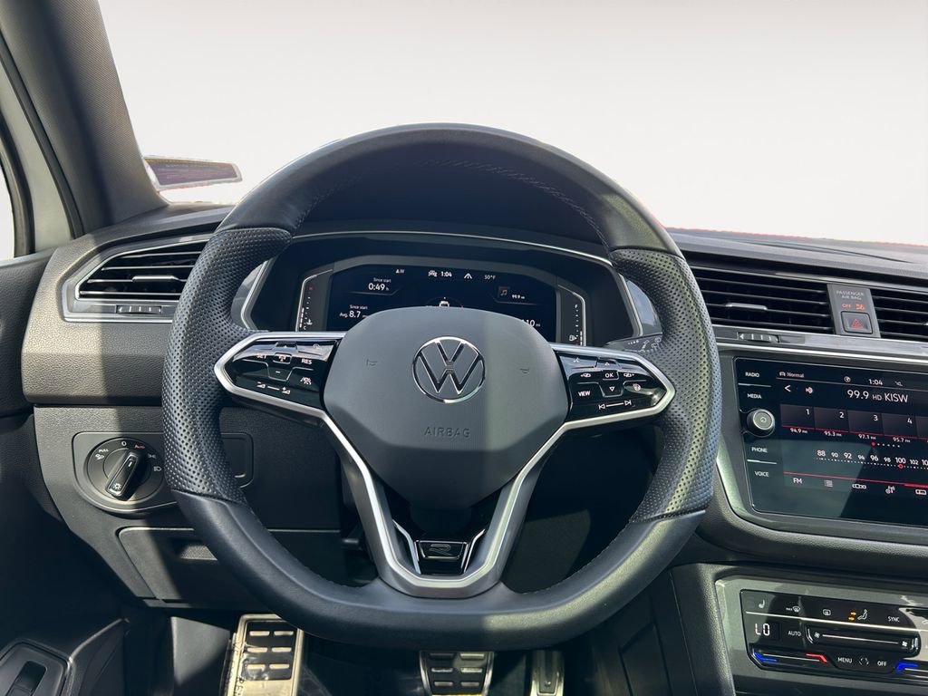 Used 2022 Volkswagen Tiguan SEL R-Line image 14