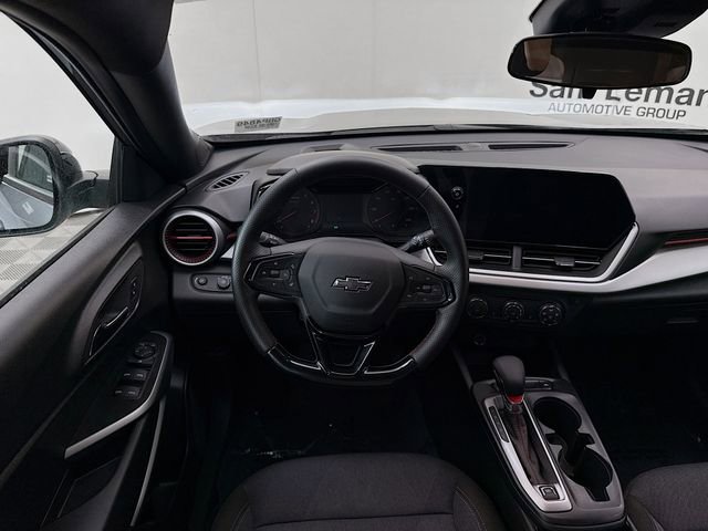 Used 2025 Chevrolet Trax RS w/ Driver Confidence Package image 22