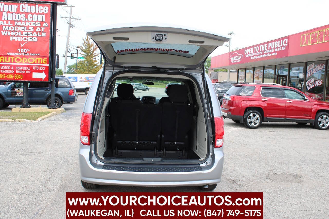 Used 2015 Dodge Grand Caravan SXT image 12