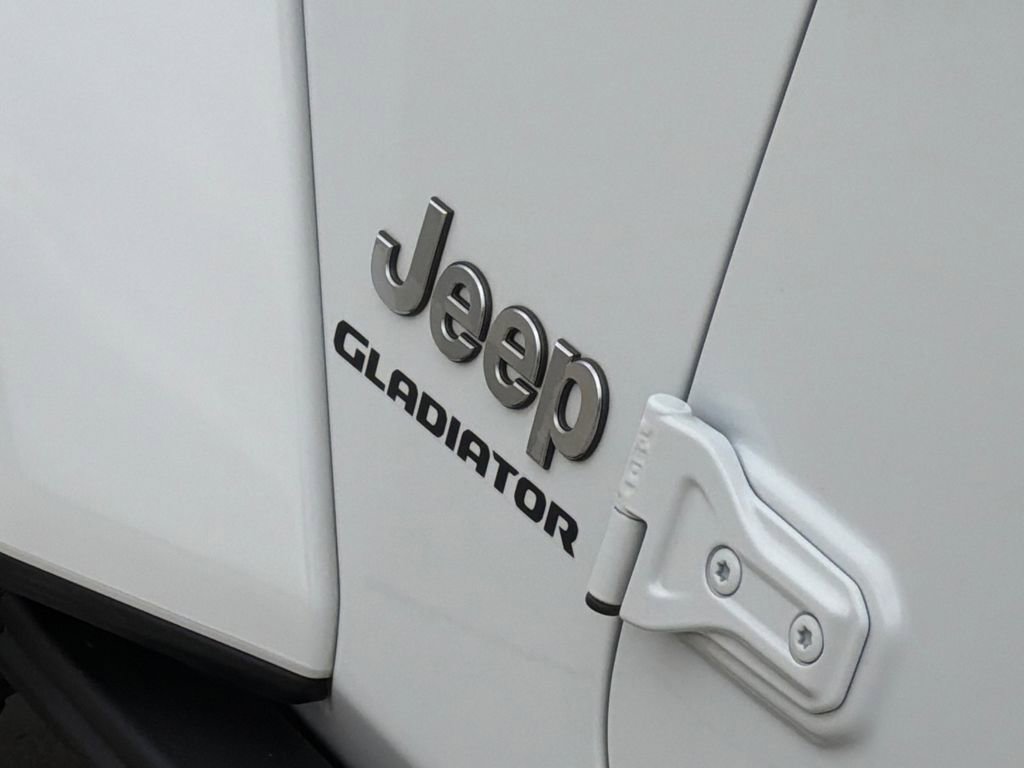 Used 2021 Jeep Gladiator Overland w/ Popular Equipment Package image 5