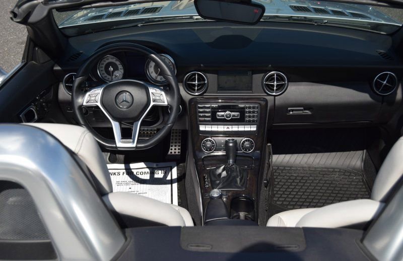 Used 2015 Mercedes-Benz SLK 250 w/ Premium Package image 35